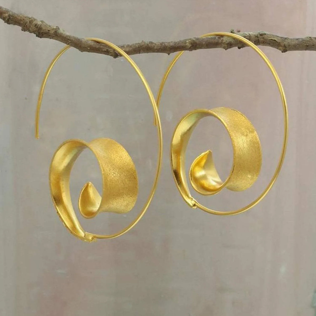 Spiral Design Hoop Earrings Gold One Size Earrings - Tophatter Daily Deals