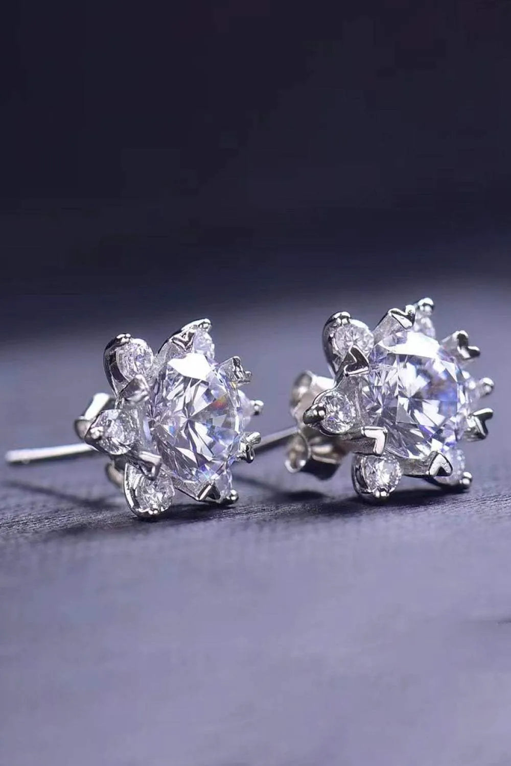 2 Carat Moissanite Floral Stud Earrings Moissanite - Tophatter Daily Deals