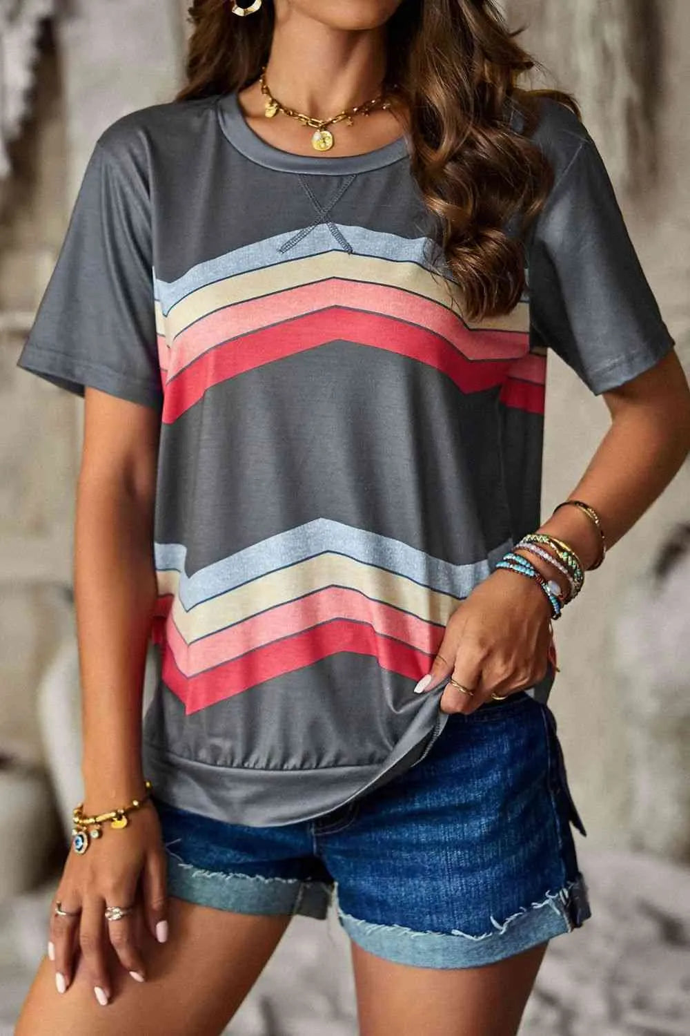 Multicolored Chevron Stripe Round Neck Side Slit T-Shirt Women's T-Shirts - Tophatter Daily Deals