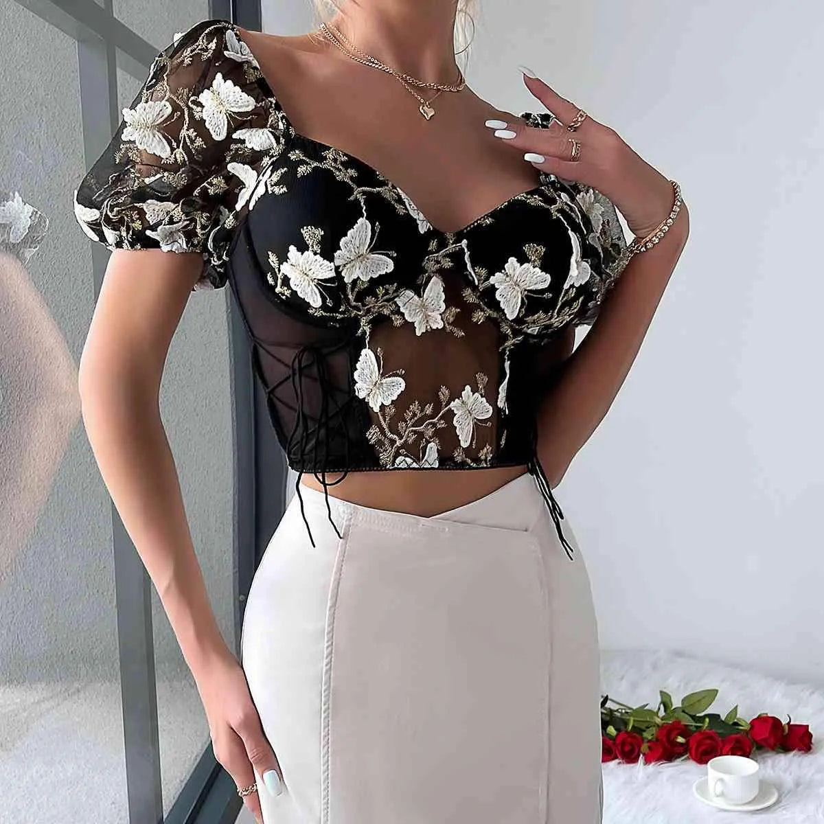 Embroidery Sweetheart Neck Short Sleeve Lace Trim Blouse Black Blouses - Tophatter Daily Deals