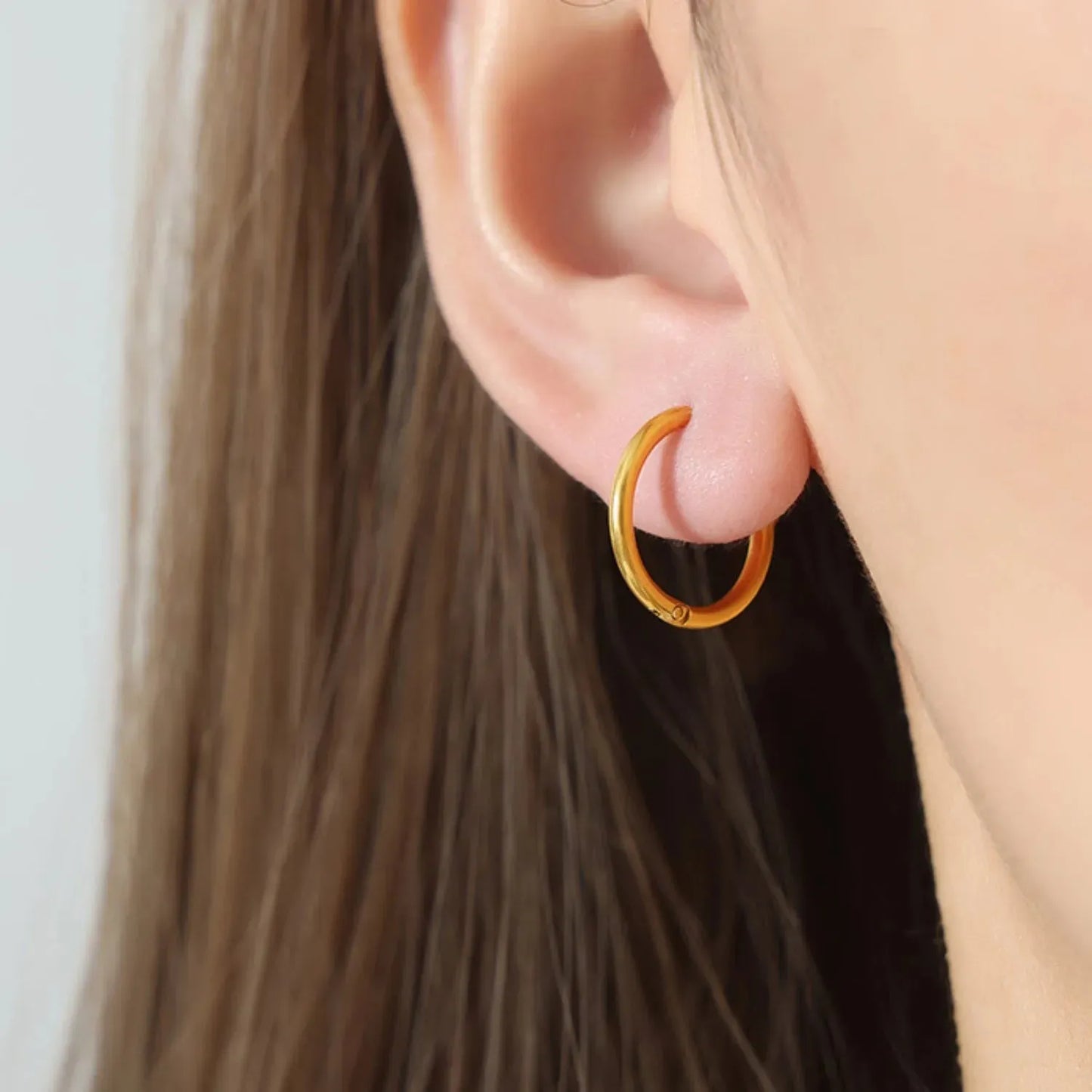 18K Gold-Plated Huggie Earrings Earrings - Tophatter Daily Deals