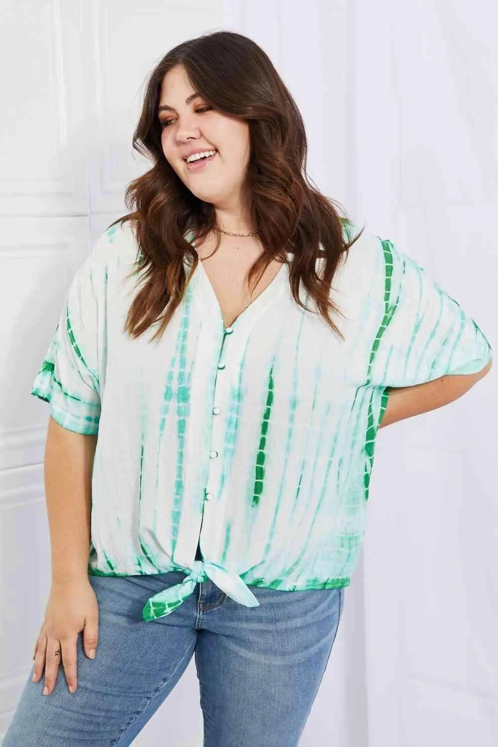 Sew In Love Beachy Keen Full Size Tie-Dye Top Blouses - Tophatter Daily Deals