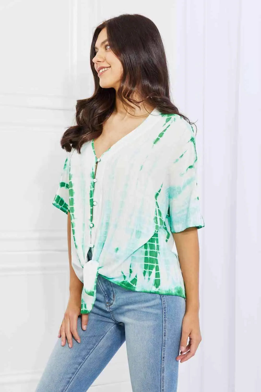 Sew In Love Beachy Keen Full Size Tie-Dye Top Blouses - Tophatter Daily Deals