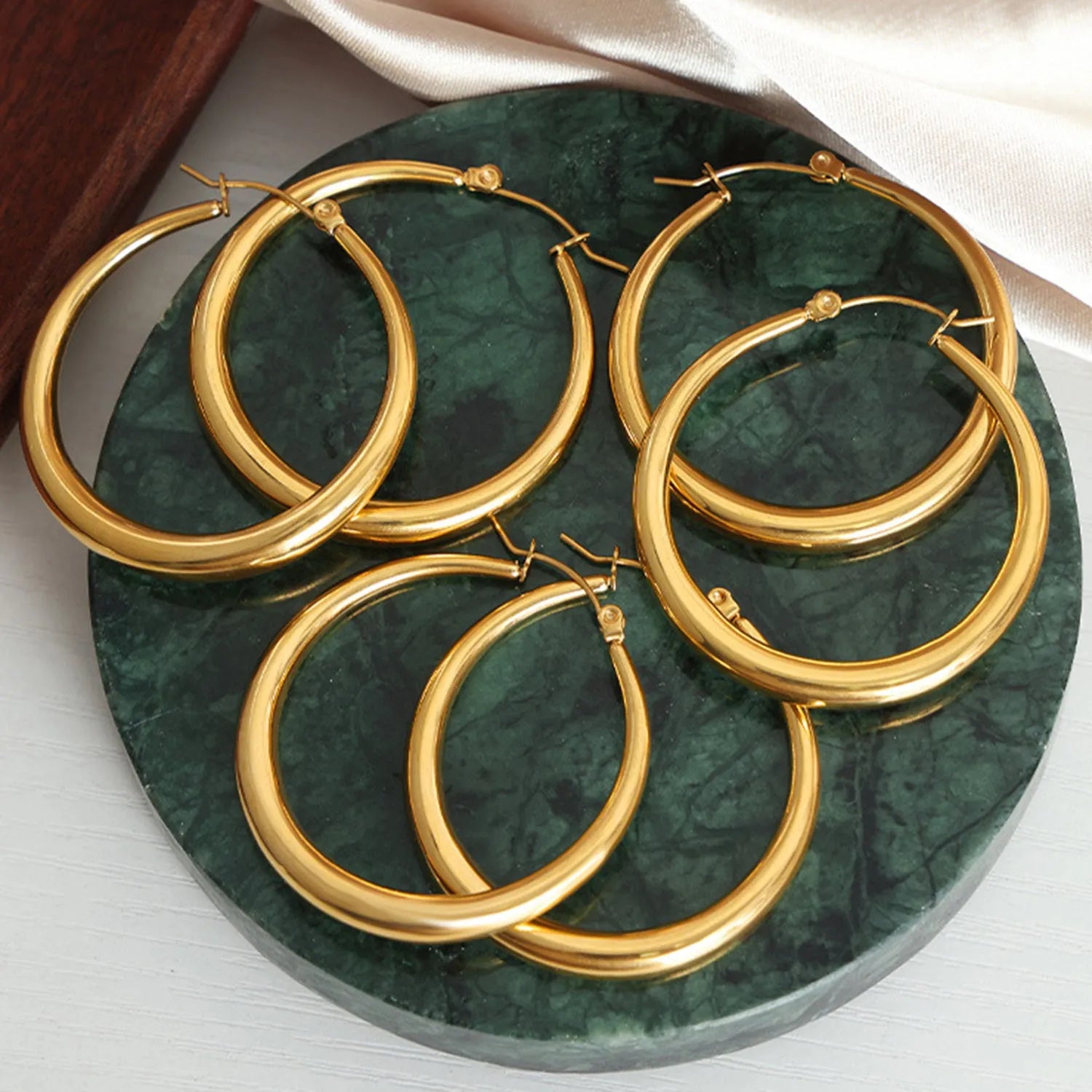 18K Gold-Plated Hoop Earrings Earrings - Tophatter Daily Deals