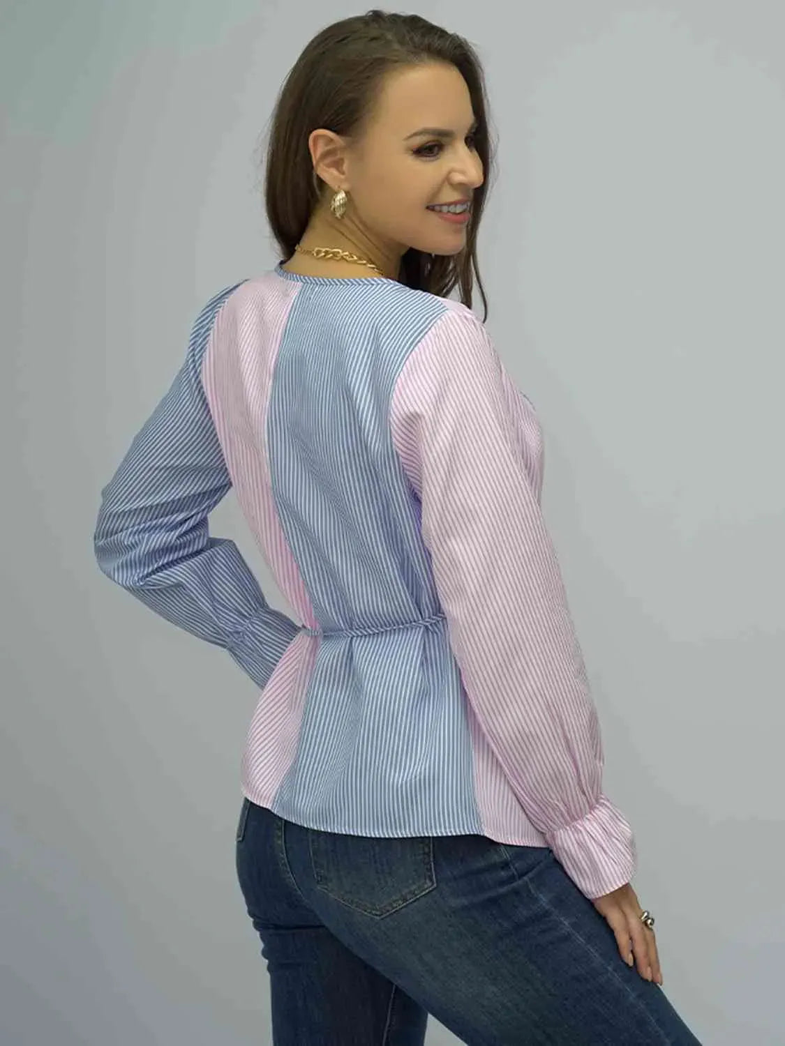 Contrast Tied Flounce Sleeve Blouse Blouses - Tophatter Daily Deals