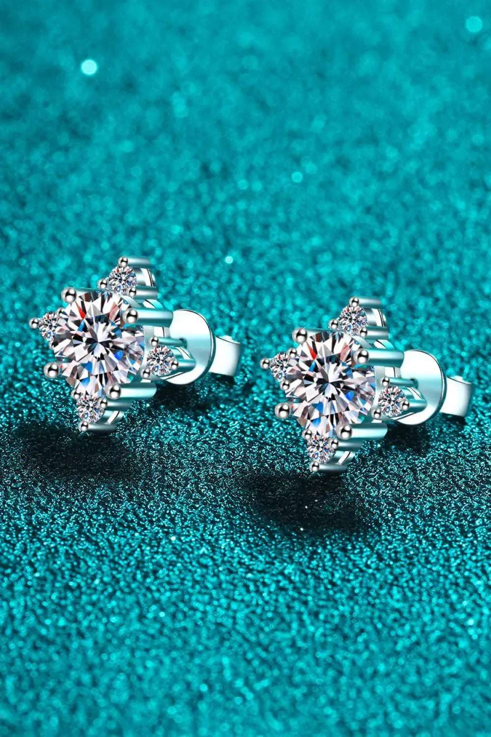 Four Leaf Clover 2 Carat Moissanite Stud Earrings Moissanite - Tophatter Daily Deals