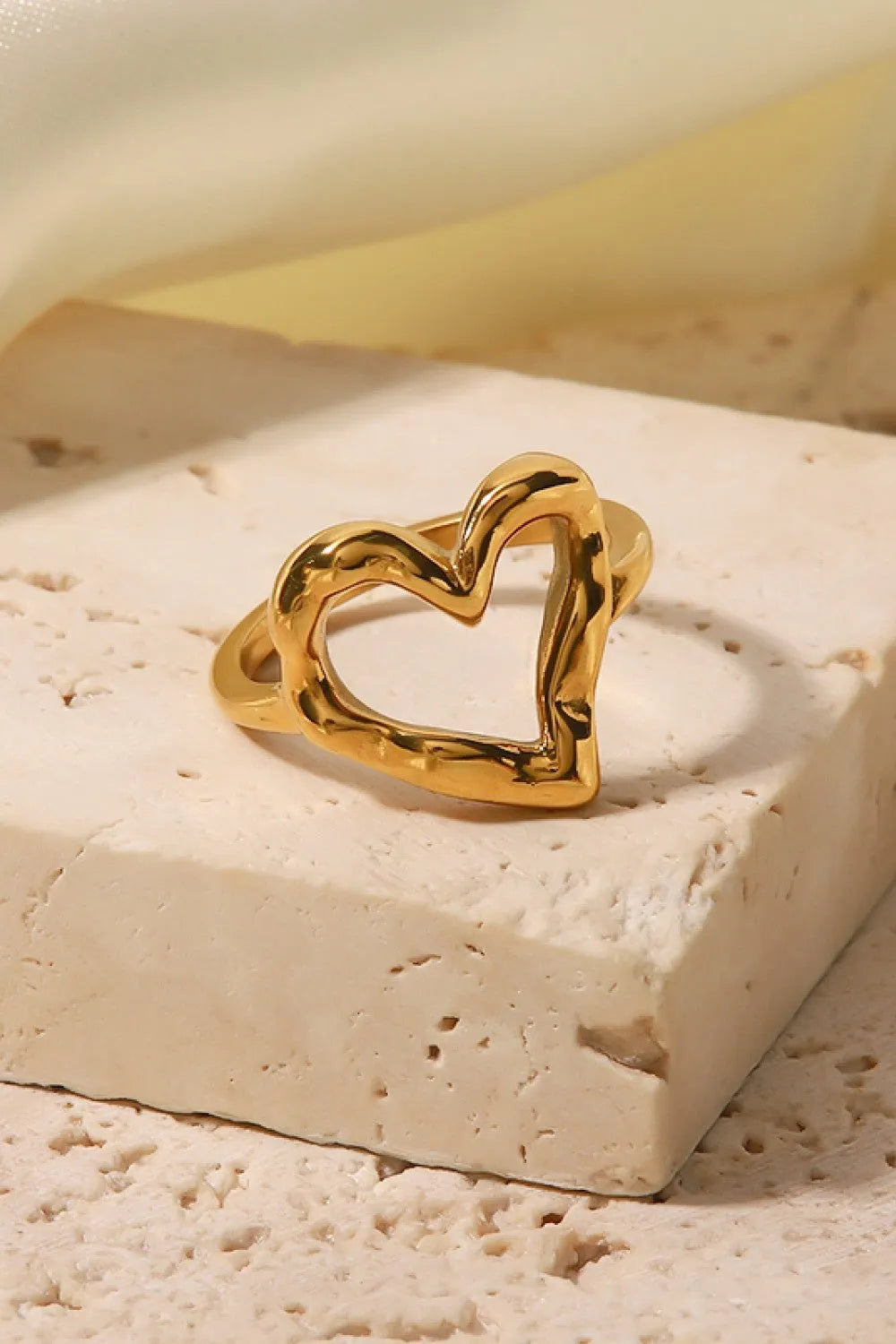 18K Gold Plated Heart-Shaped Ring Rings - Tophatter Daily Deals