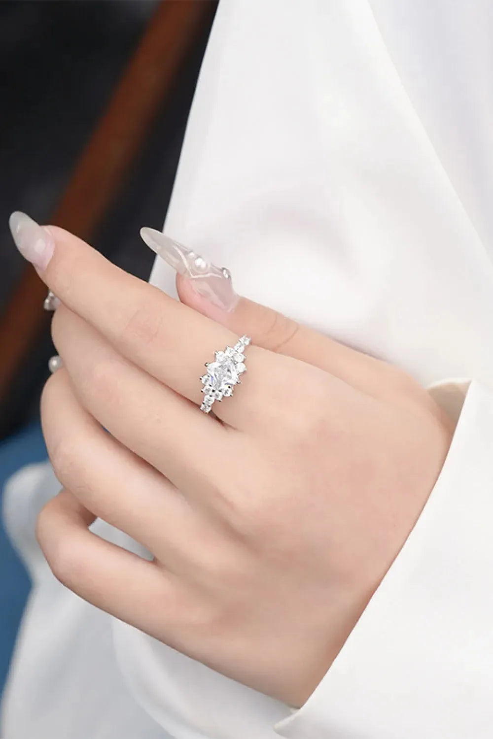 1.38 Carat Moissanite Ring Moissanite - Tophatter Daily Deals