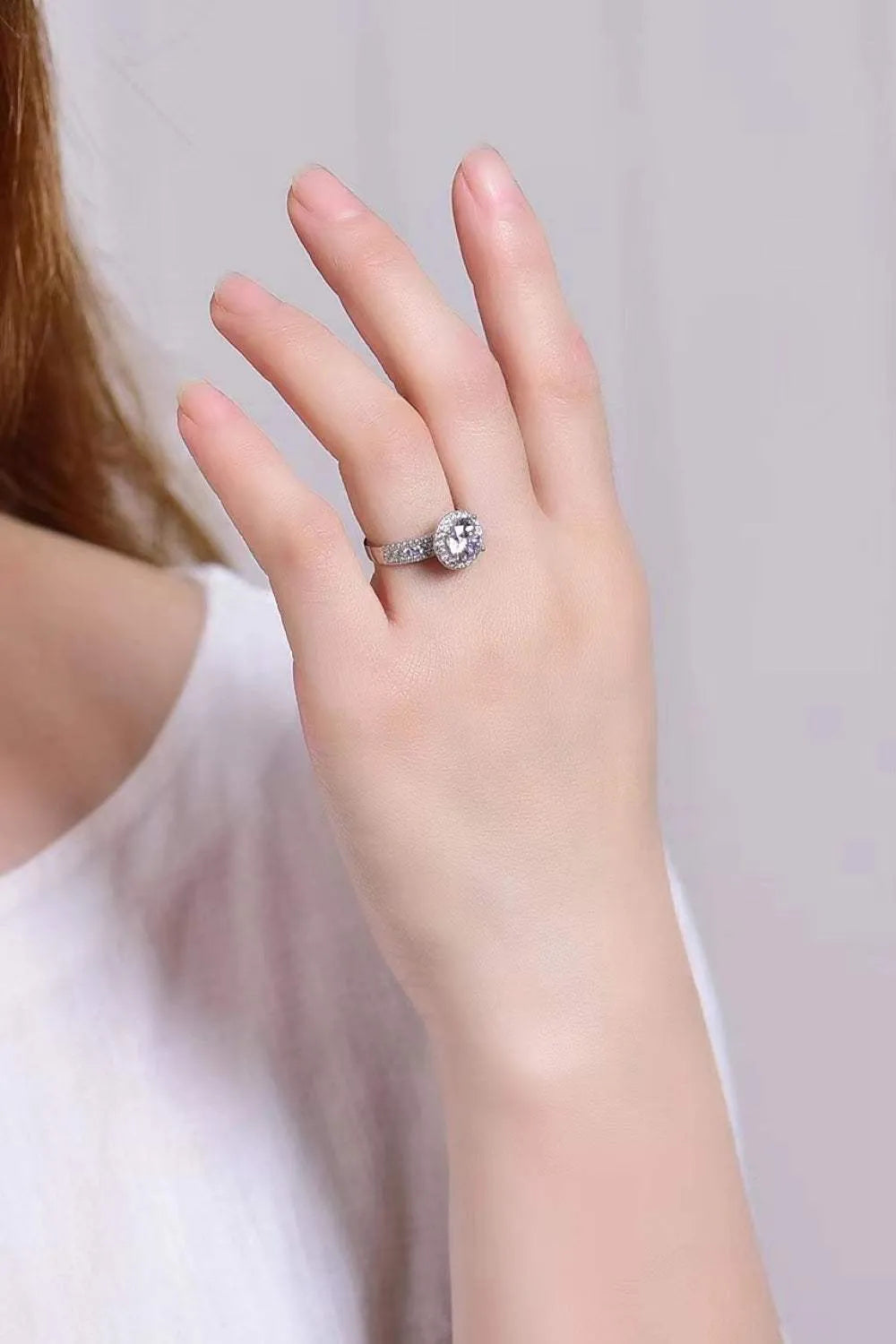 Four-Prong 2 Carat Moissanite Round Ring Moissanite - Tophatter Daily Deals