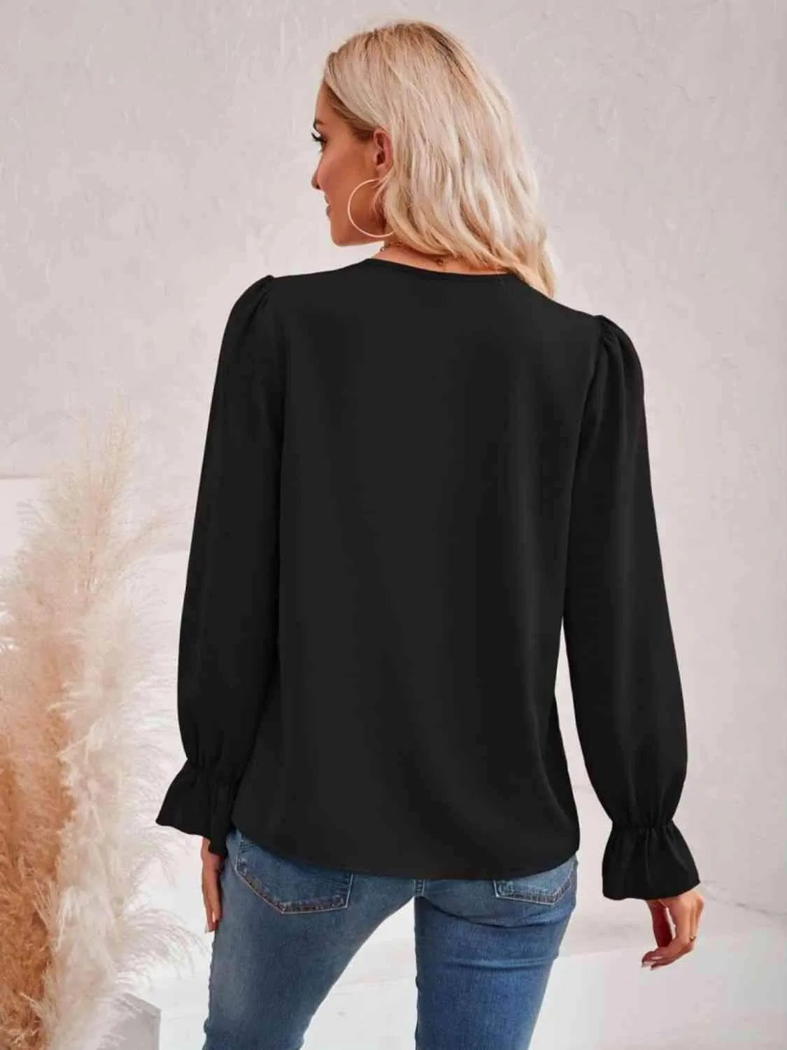 Contrast Trim Flounce Sleeve V-Neck Blouse Blouses - Tophatter Daily Deals