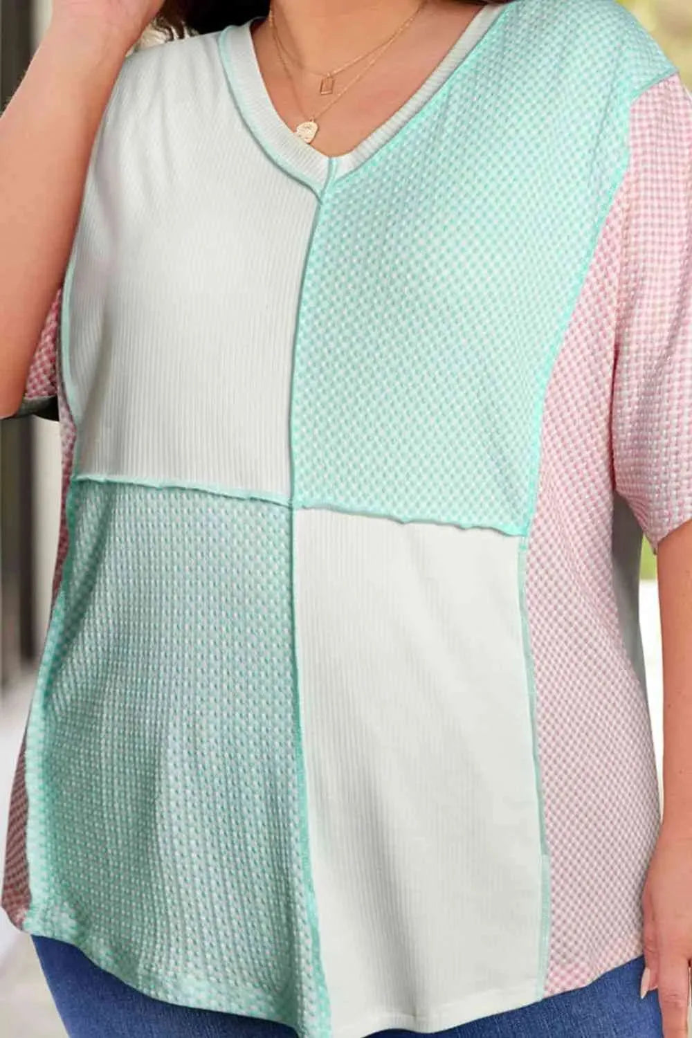 Plus Size Color Block V-Neck Top Women's T-Shirts - Tophatter Daily Deals
