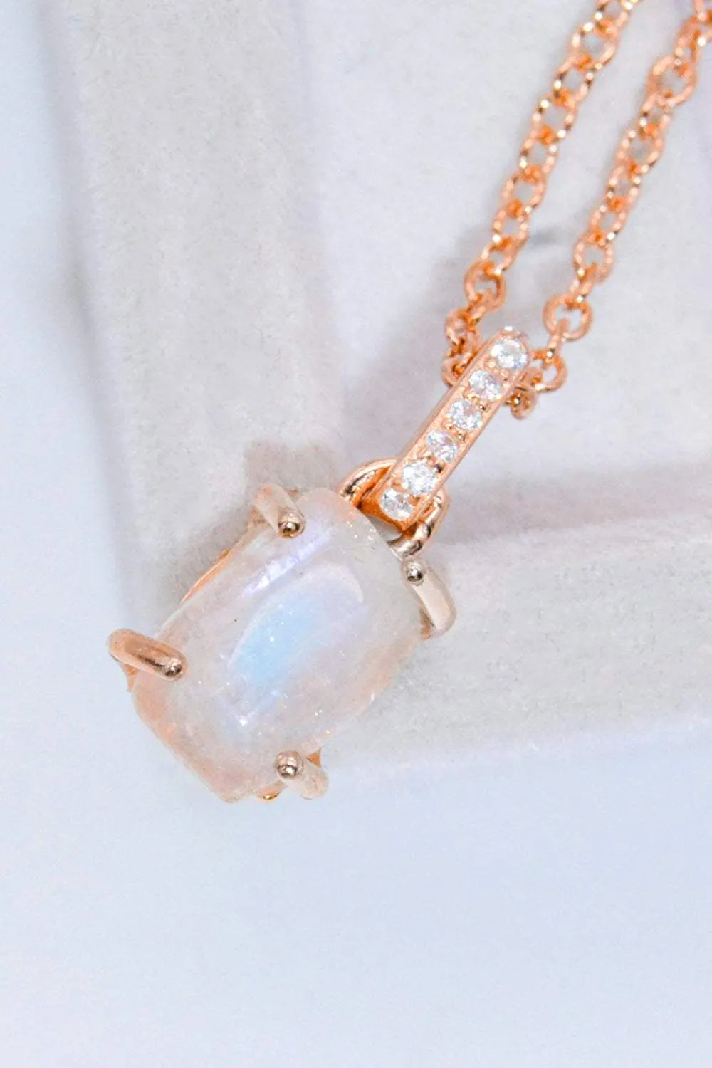 Natural Moonstone 4-Prong Pendant Necklace Moonstone - Tophatter Daily Deals