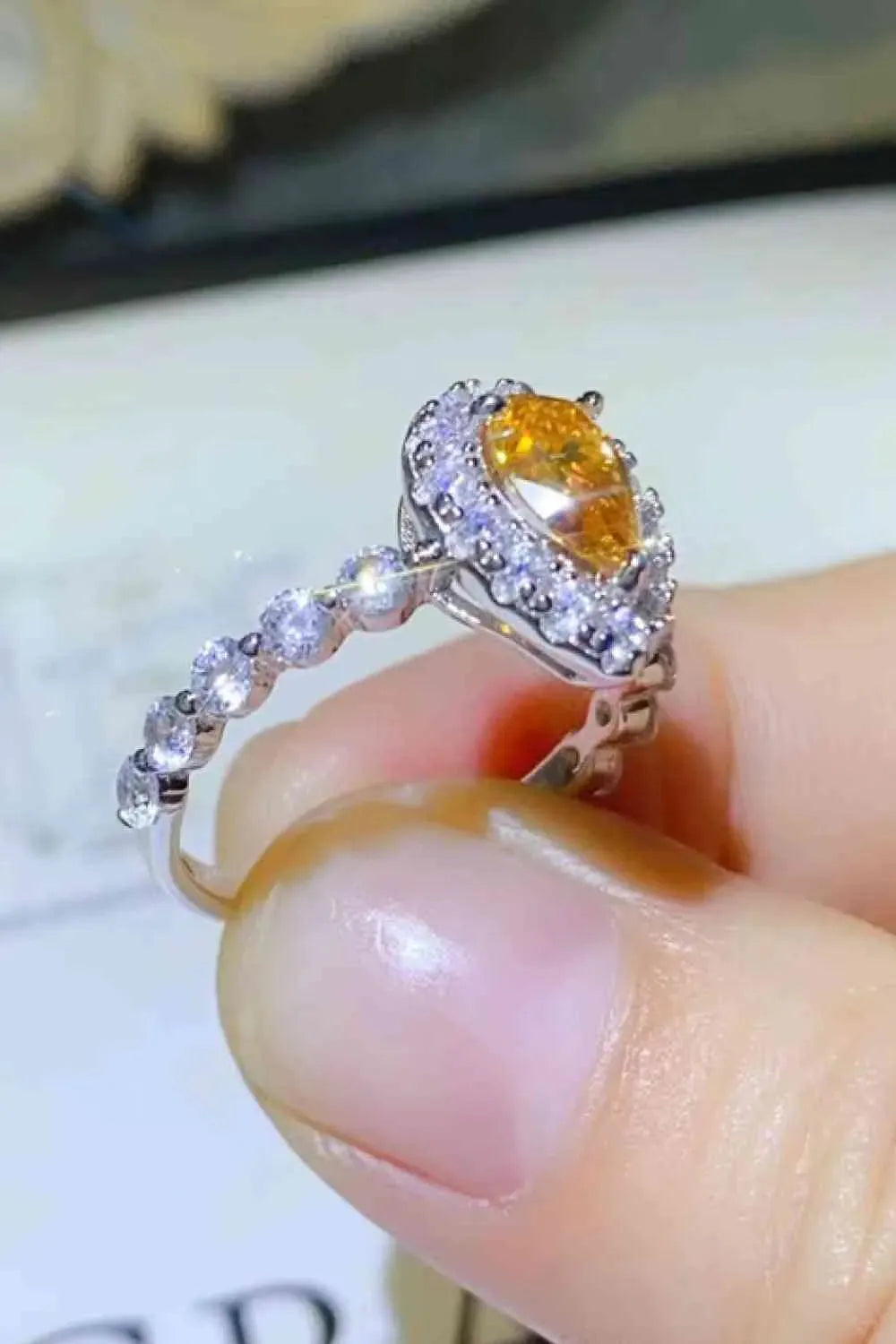 1 Carat Moissanite Contrast Teardrop Ring Moissanite - Tophatter Daily Deals
