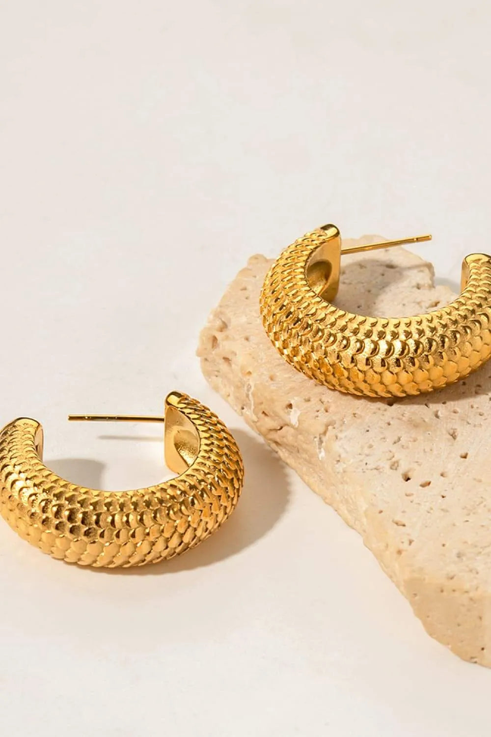 Stainless Steel Scale C-Hoop Earrings Earrings - Tophatter Daily Deals