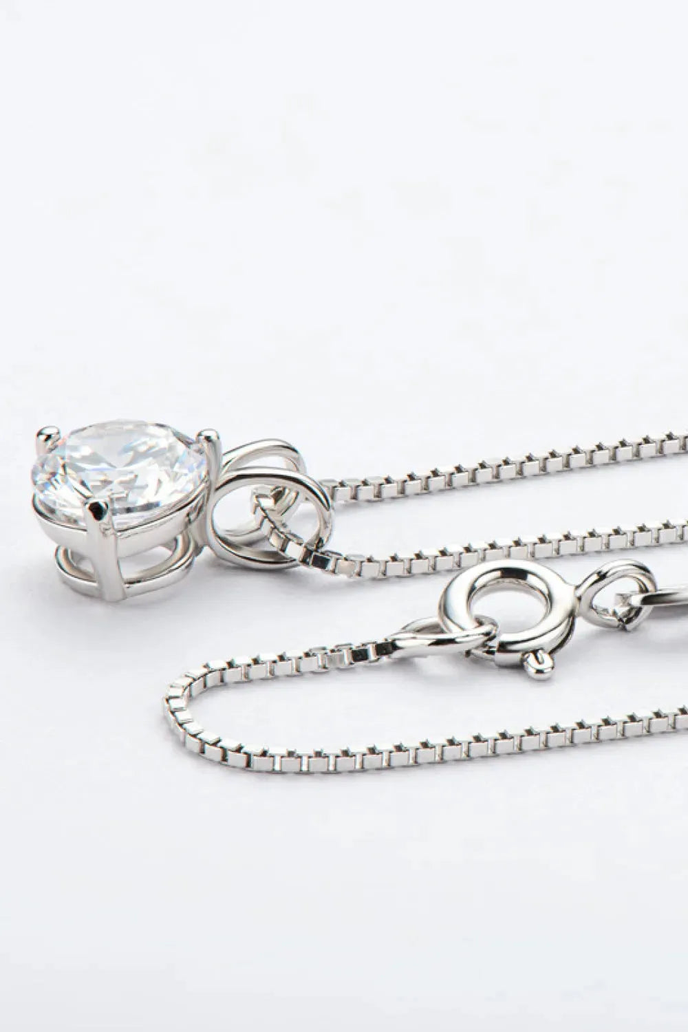 Adored Show Off 1 Carat Moissanite Pendant Necklace Moissanite - Tophatter Daily Deals