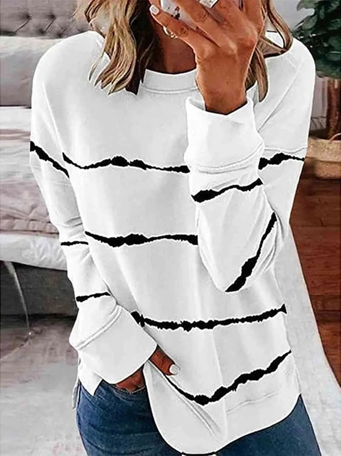 Striped Round Neck T-Shirt White Women's T-Shirts - Tophatter Daily Deals